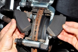 Замена тормозных колодок Subaru Pleo Plus  в Жуковском